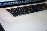macbook pro unibody 17 52 200x133 - Le nouveau MacBook Pro 17&quot; [Janvier 2009]