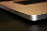 macbook pro unibody 17 62 200x133 - Le nouveau MacBook Pro 17&quot; [Janvier 2009]