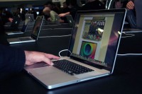 macbook pro unibody 17 92 200x133 - Le nouveau MacBook Pro 17&quot; [Janvier 2009]