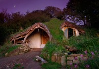 maison hobbit 200x140 - Tout pour une maison Geek et écologique